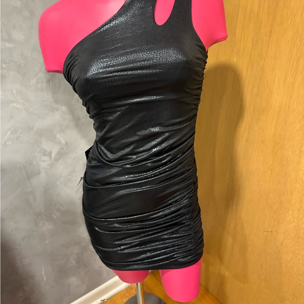 bebe Black Textured One-Shoulder Dress